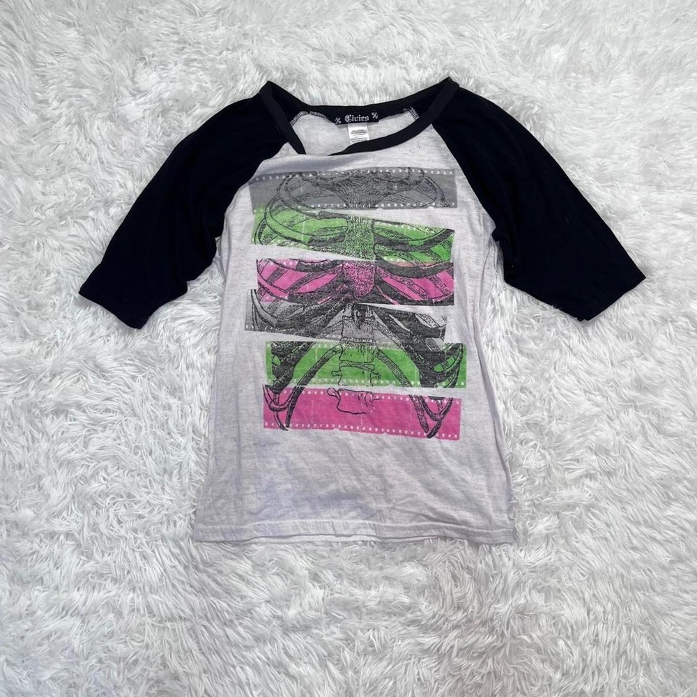 y2k black & white skull graphic top small